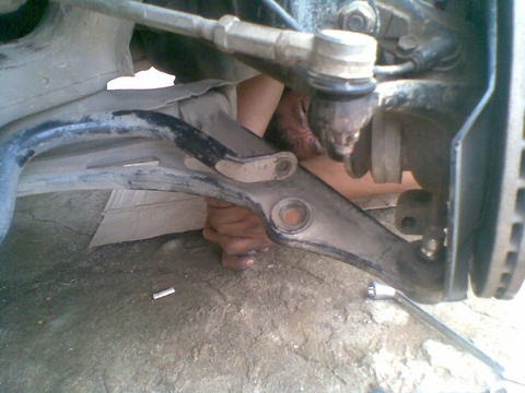Cek Kaki Kaki Dan Ganti Arm Balljoint Suzuki Aerio Daptar Harga Berita Seputar Otomotif