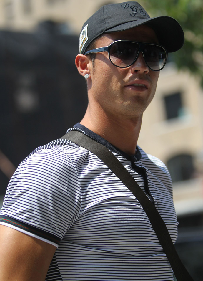 Christiano Ronaldo wearing Gucci sunglasses