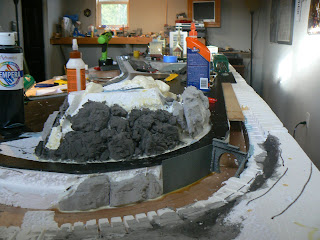 quinntopia - An N Scale blog: Adding Rocks