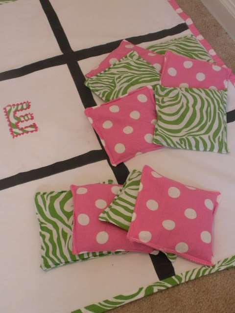 Sew Totally Smitten: Tic-Tac-Toe Bean Bag Toss Game