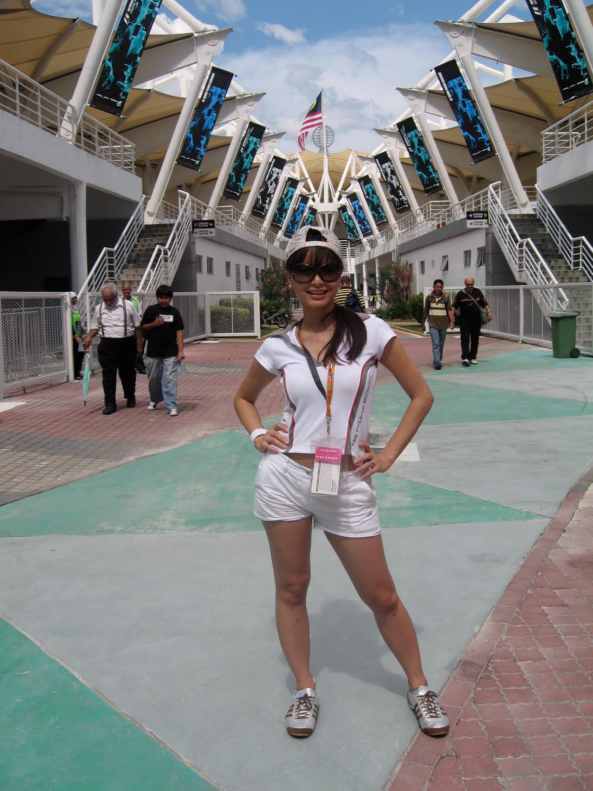 Daphne+Iking+sepang.JPG