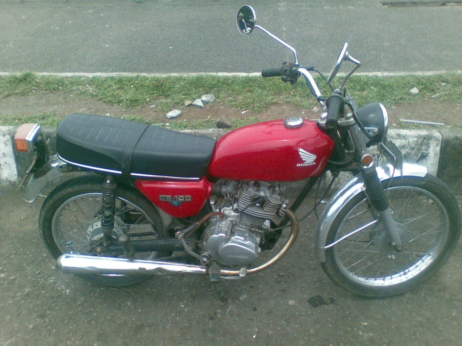 Honda 100 мотоцикл