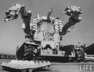 Robots primitivos en la guerra fría Robots primitivos en la guerra fría
