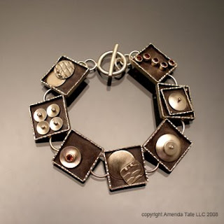 Secret Life of Jewelry - A Universe of Handcrafted Art to Wear: Amenda 