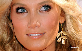 delta goodrem cancer. Delta Goodrem arrives at Stand