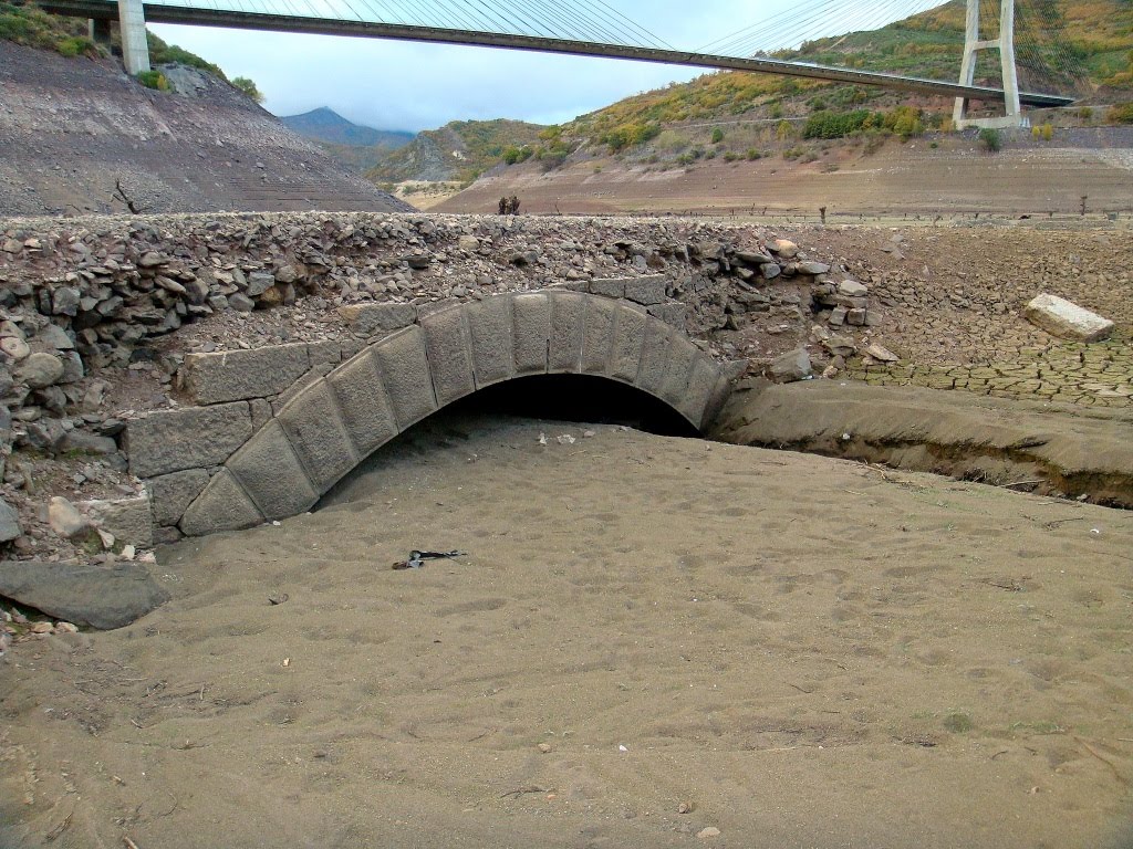 Por el Sendero Pantano de Los Barrios de Luna.
