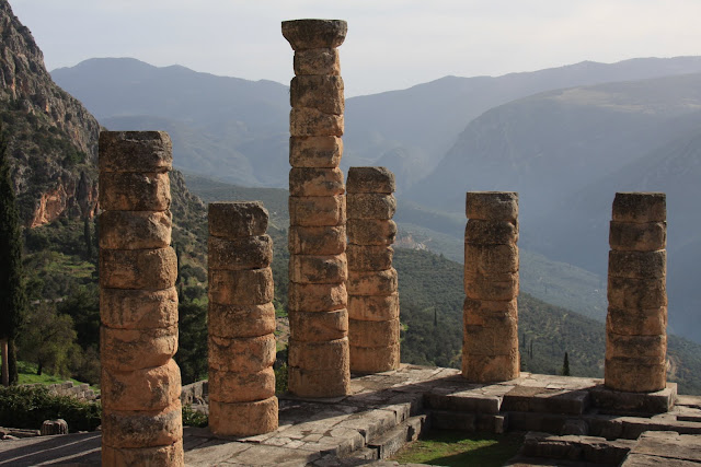 Uma visita ao oráculo de Delfos (ou Delphus) entre Atenas e Meteora | Grécia