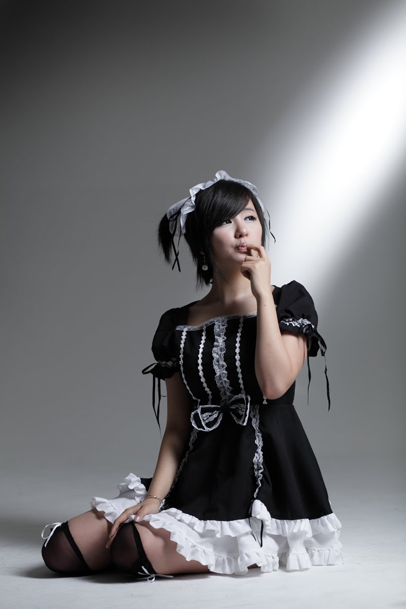 Fashion Female And Have Fun Ryu Ji Hye Maid Style