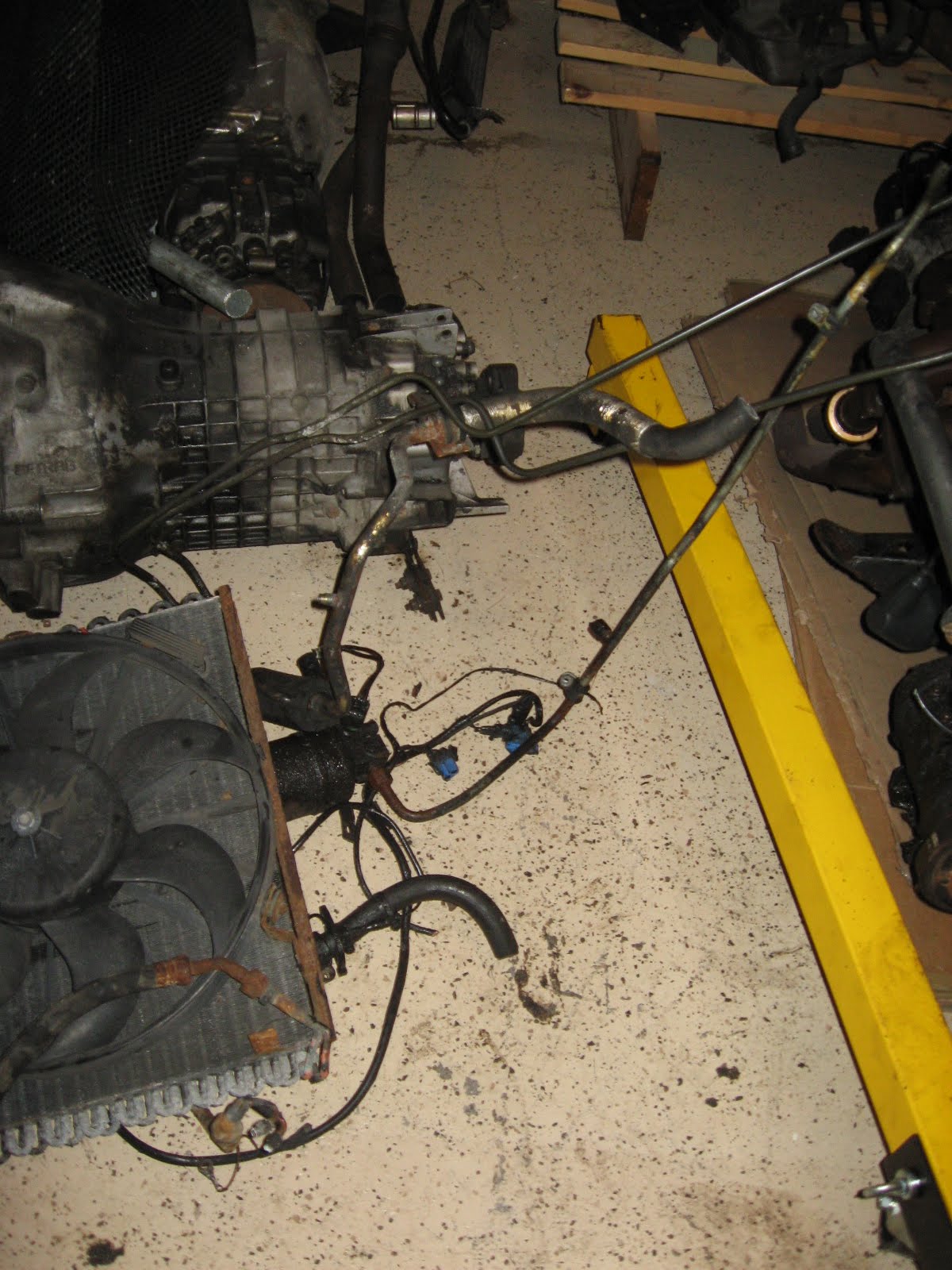 MY PROJECT 1987 BMW 325IS (E30) Engine bay cleaning has begun...