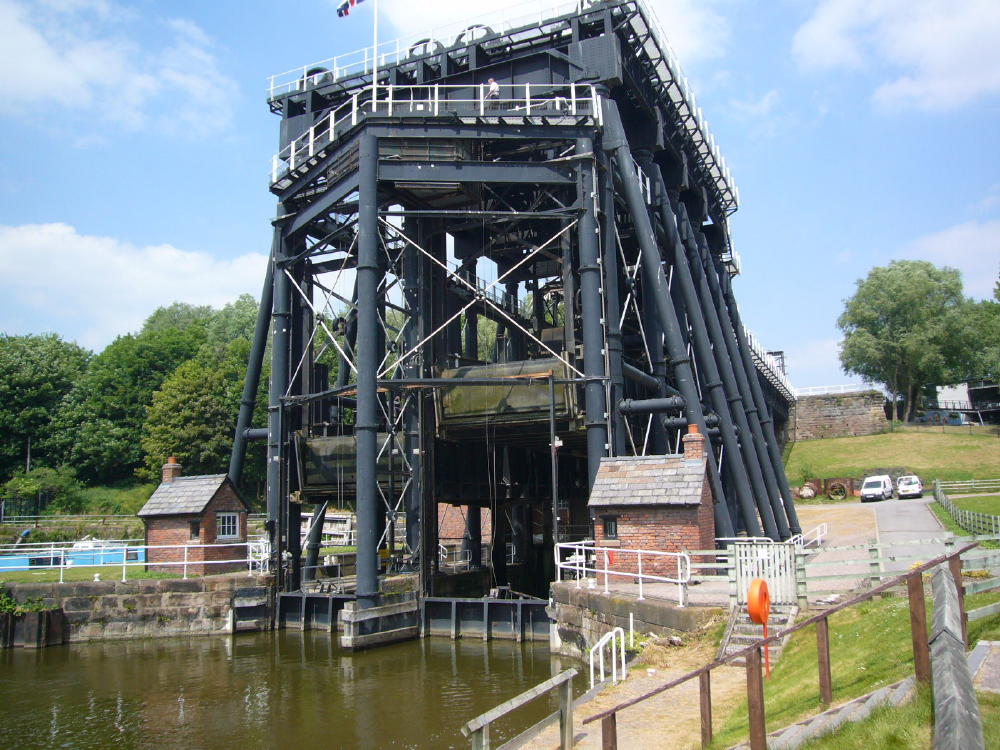 Mick & Lyn's overseas adventure 3 June 2010 Outing to Alderton Boat