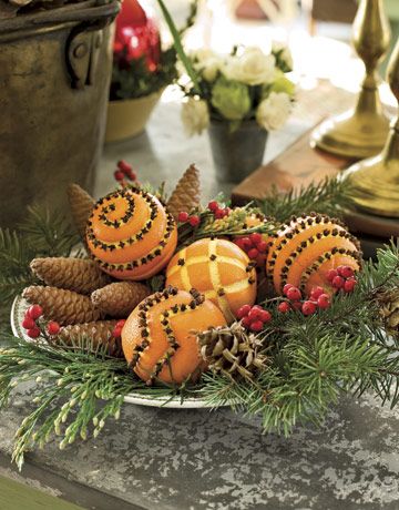 pine-cone-orange-lovely-interesting-table-decoration-diy-beautiful-interesting-winter-christmas-center-piece.jpg