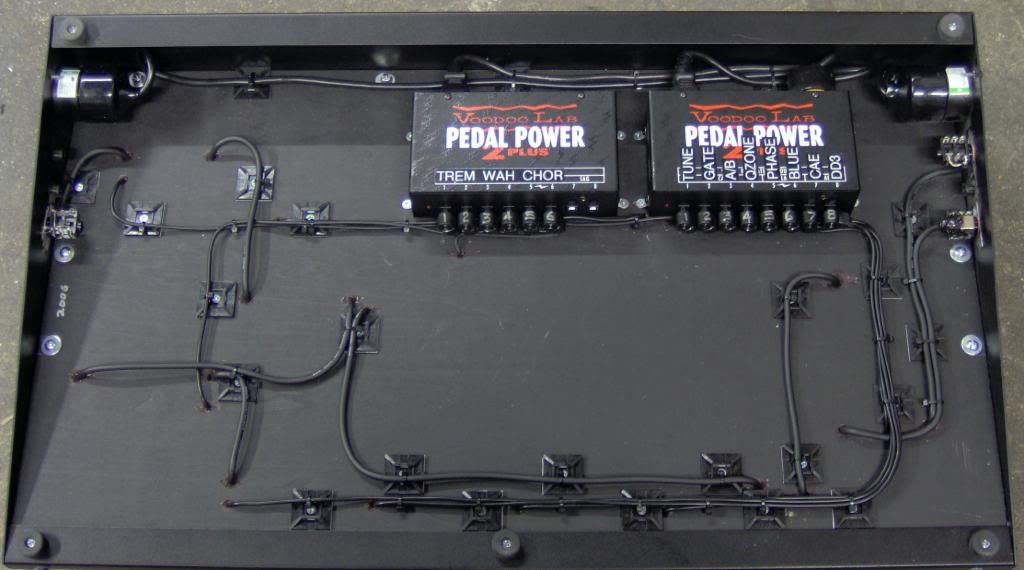Slash's Pedalboard 2010 Gearheads
