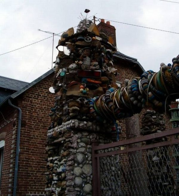 Rumah Yang terbuat Dari Sampah