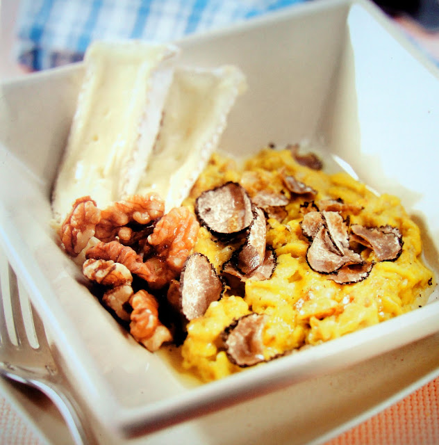 Aglio, Olio e Peperoncino Scrambled eggs with brie, walnuts and