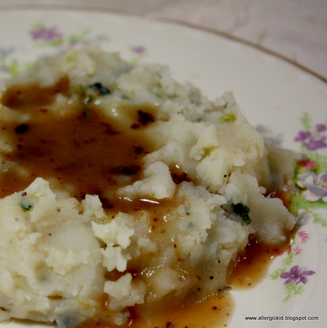 The Allergic Kid: Countdown to Thanksgiving: Smashed Potatoes and Gravy