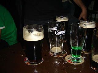 Que mané poker! Vambora beber Guinness! Sláinte!