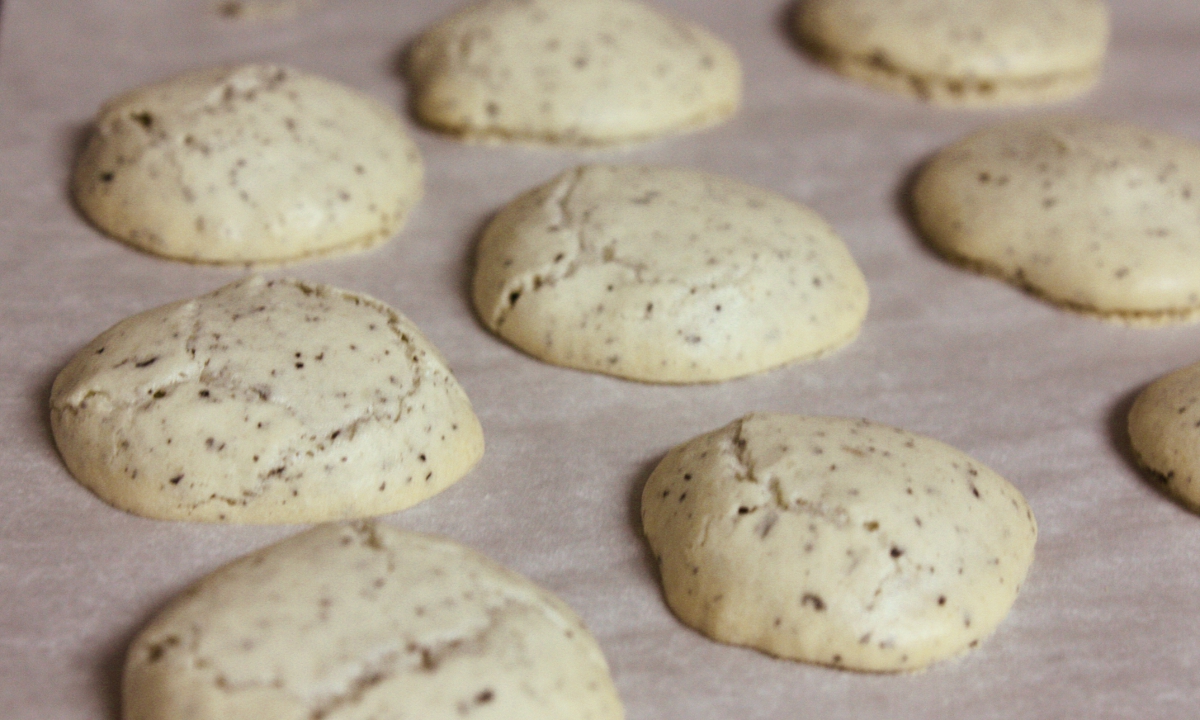 Cee in the Kitchen: oh macarons, you finicky bastards