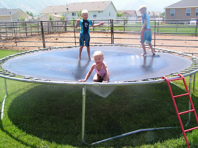 Our Life...: Sprinkler Under Trampoline
