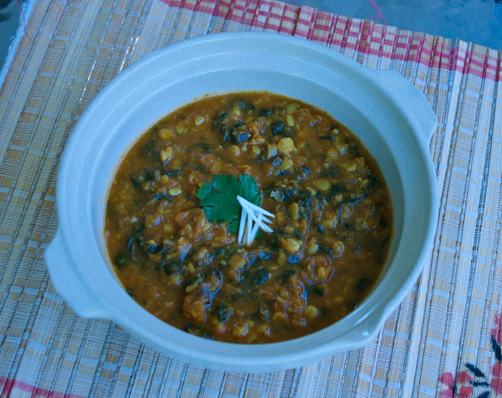 [Lasooni+Daal+Palak.jpg]