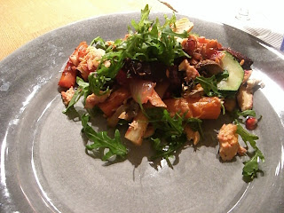 CIMG6825 - Ugnsrostade rotfrukter med lax, ruccola och granatäpple