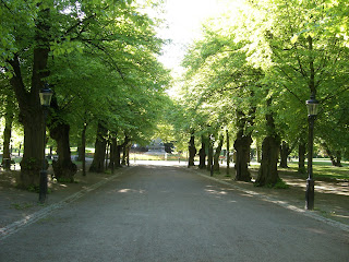Vackert+v%C3%A4der+Humleg%C3%A5rden - Sommar i luften och på promenaden