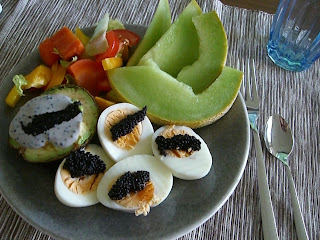 %C3%84gg+Avokado+N%C3%A4tmelon - Halvor och klyftor till middag