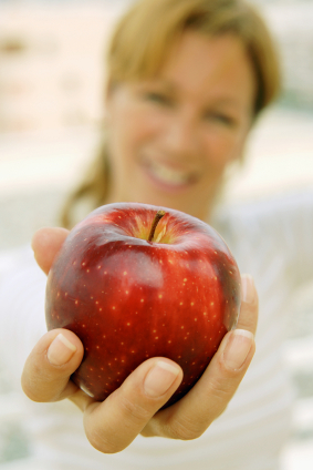 [Apple+in+hand.jpg]
