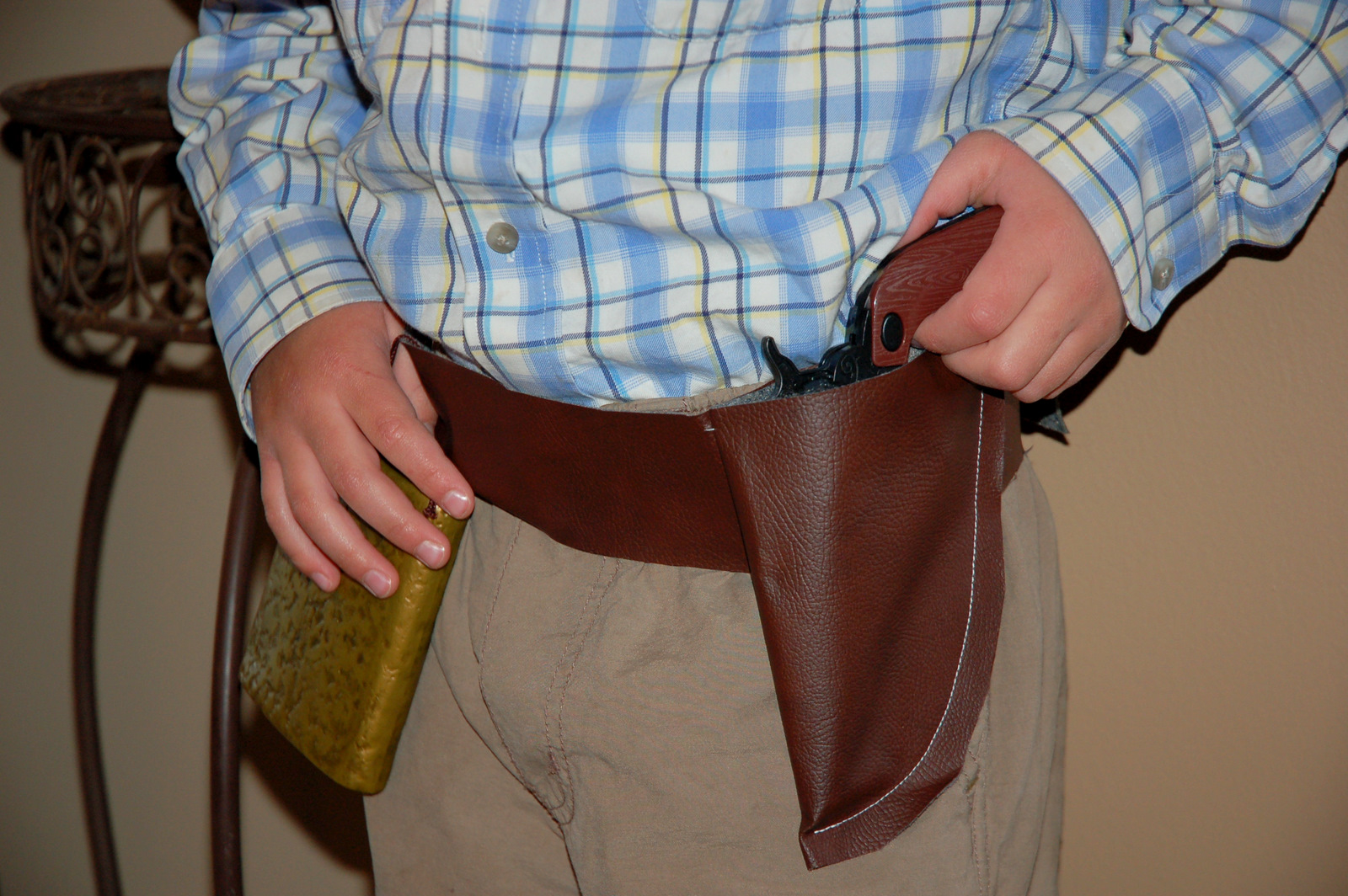 restlessrisa-cowboy-birthday-party-preparation-part-1-the-holster