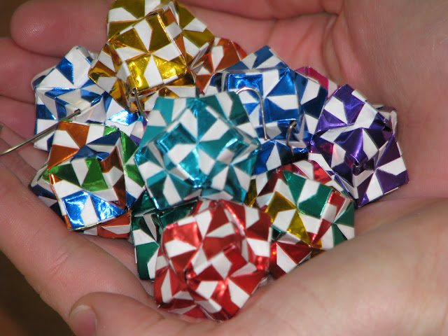 Steve and Megumi Biddle Essential Origami 12-unit sonobe ball misc foil colors