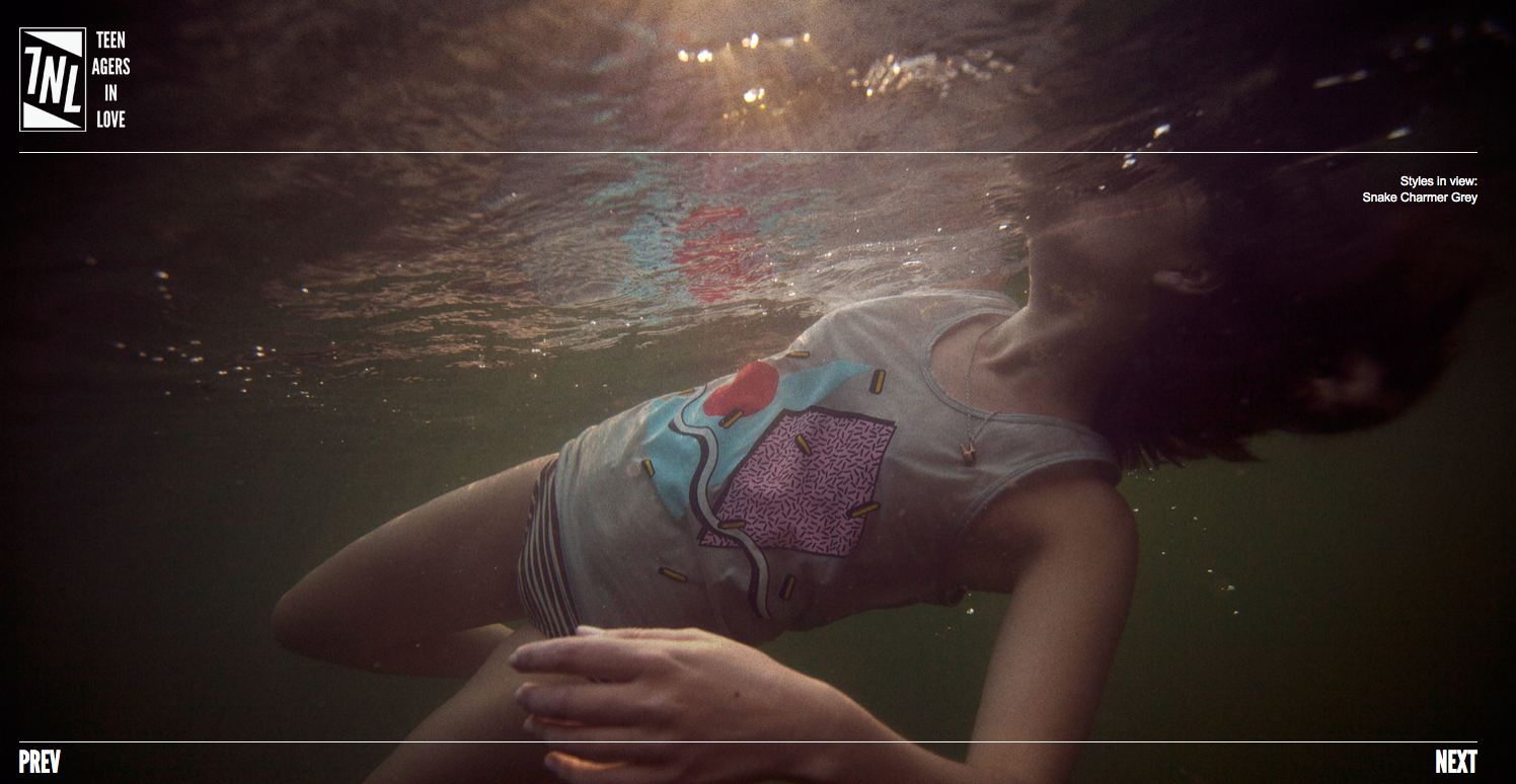 Девушка тонет в воде. Девушка под водой в реке. Энн утонувшие девушки