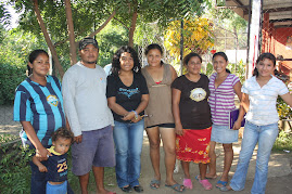 Taller Pachama Students with artist Lesbia Borges