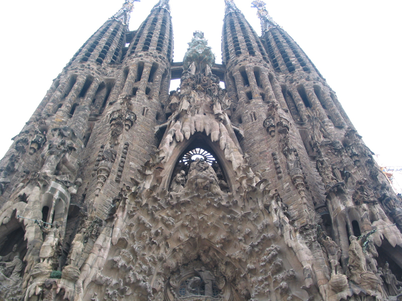 [019 - Sagrada Familia - Gaudi side.jpg]