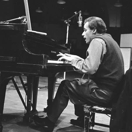 [Glenn+Gould.bmp]