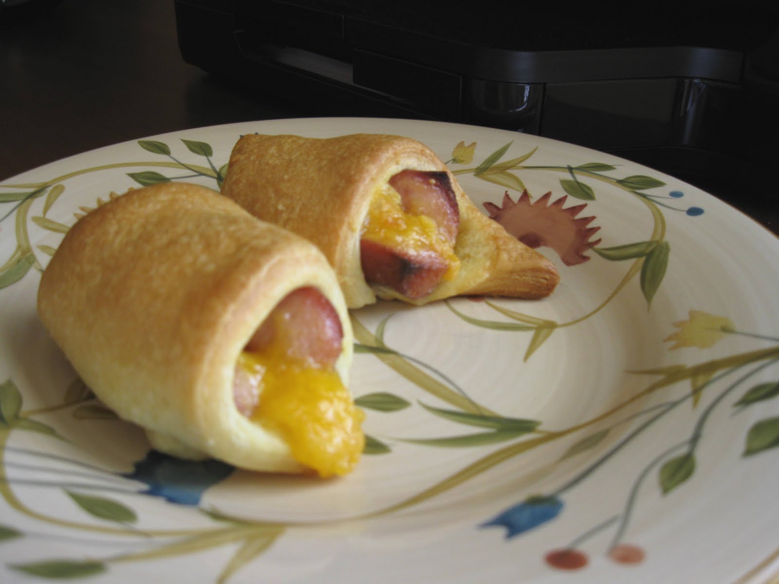 Simply Yum!!! Cheesy Pigs in a Blanket