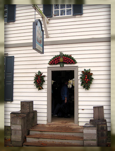 Living In Williamsburg, Virginia Christmas Decorations at Greenhow