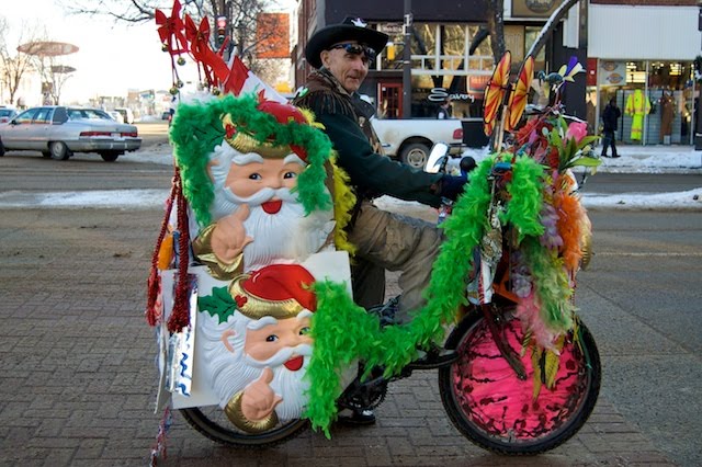[christmas+bicycle+2010-01-02.jpg]