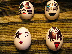 Kiss eggs
