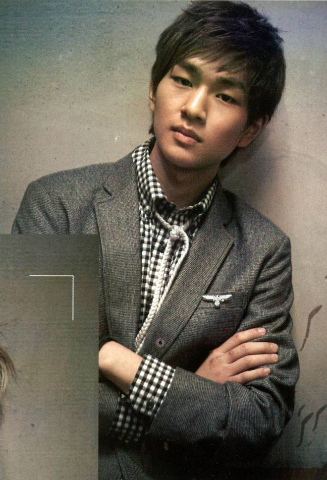http://4.bp.blogspot.com/_dr4lDG9sAfA/SwYung6Bt6I/AAAAAAAAWwI/PIx2QnL8gRA/s1600/shinee+ceci+(9).jpg