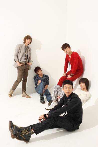 Happiness is not equal for everyone: Shinee ~ Hello