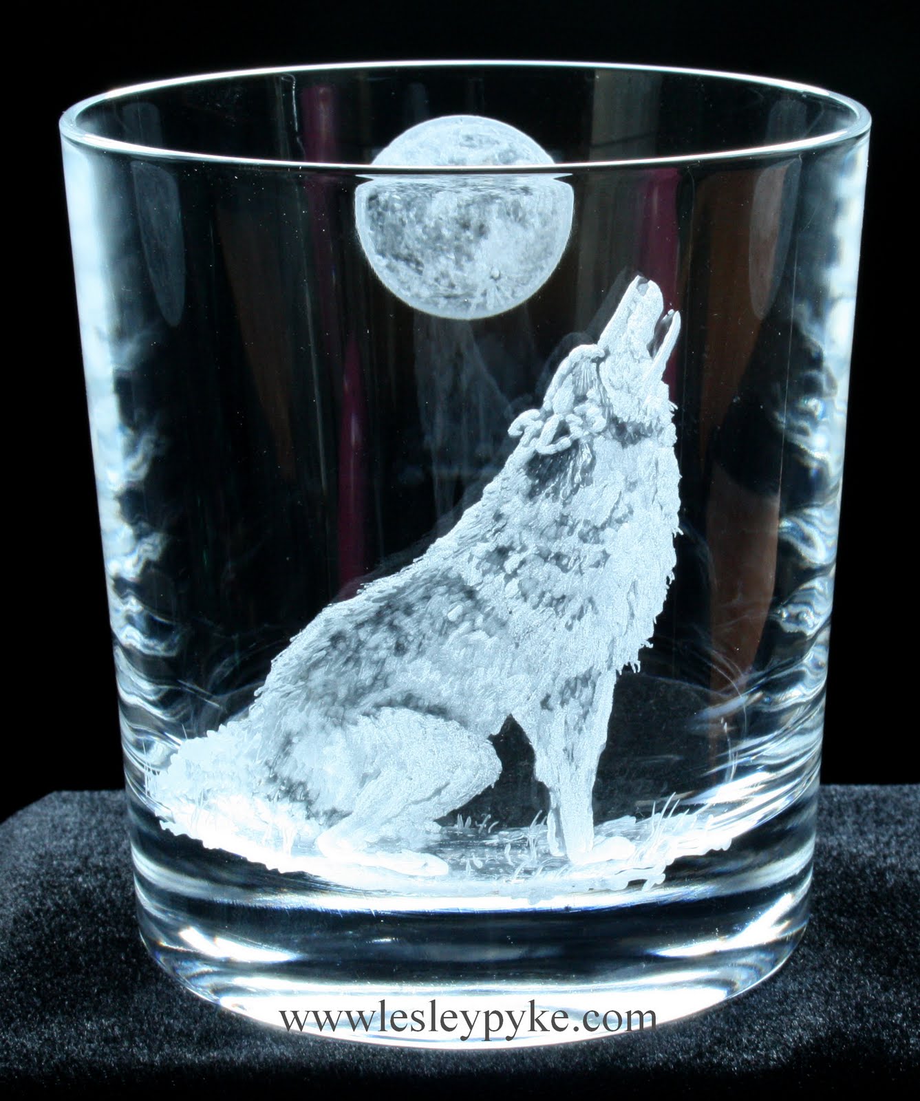 Lesley Pyke Glass Engraving and Life New Zealand and glass engraving