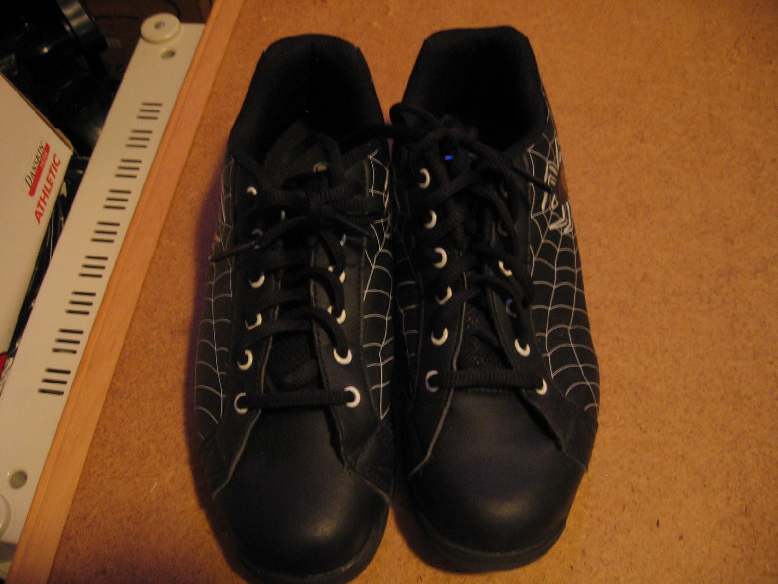 Virtual Garage Sale Etonic Glo Spider Youth Bowling Shoes, size 5