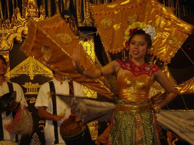 Thai dancers at Khantoke Viewnam, Chiang Mai