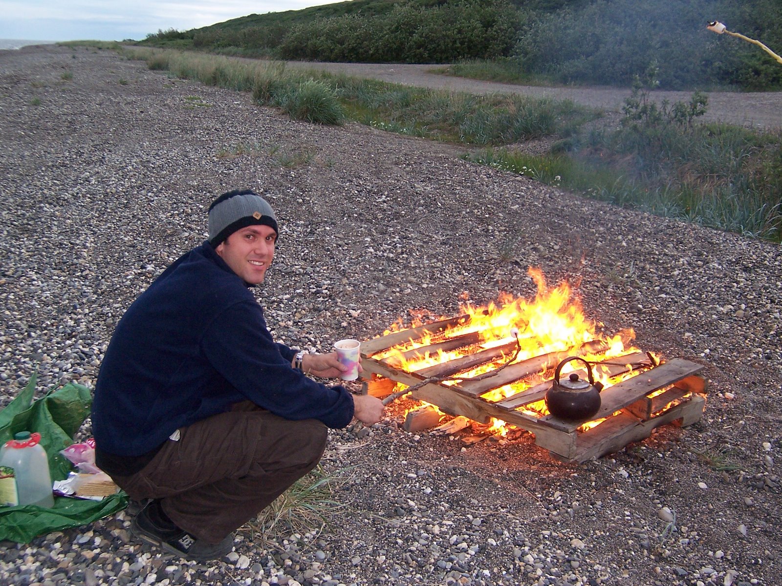 [2008-7-10+Jesse+roasting+marshmallows.JPG]
