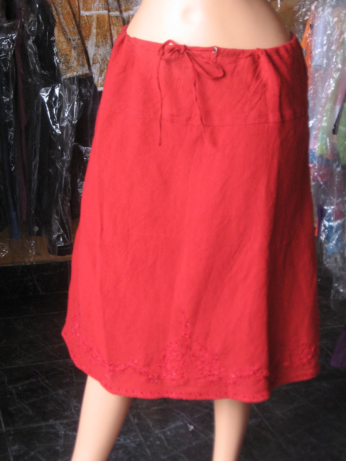 HUAYTA: TOT PER TU: VESTIDOS Y FALDAS HINDI VERANO 2009-2011