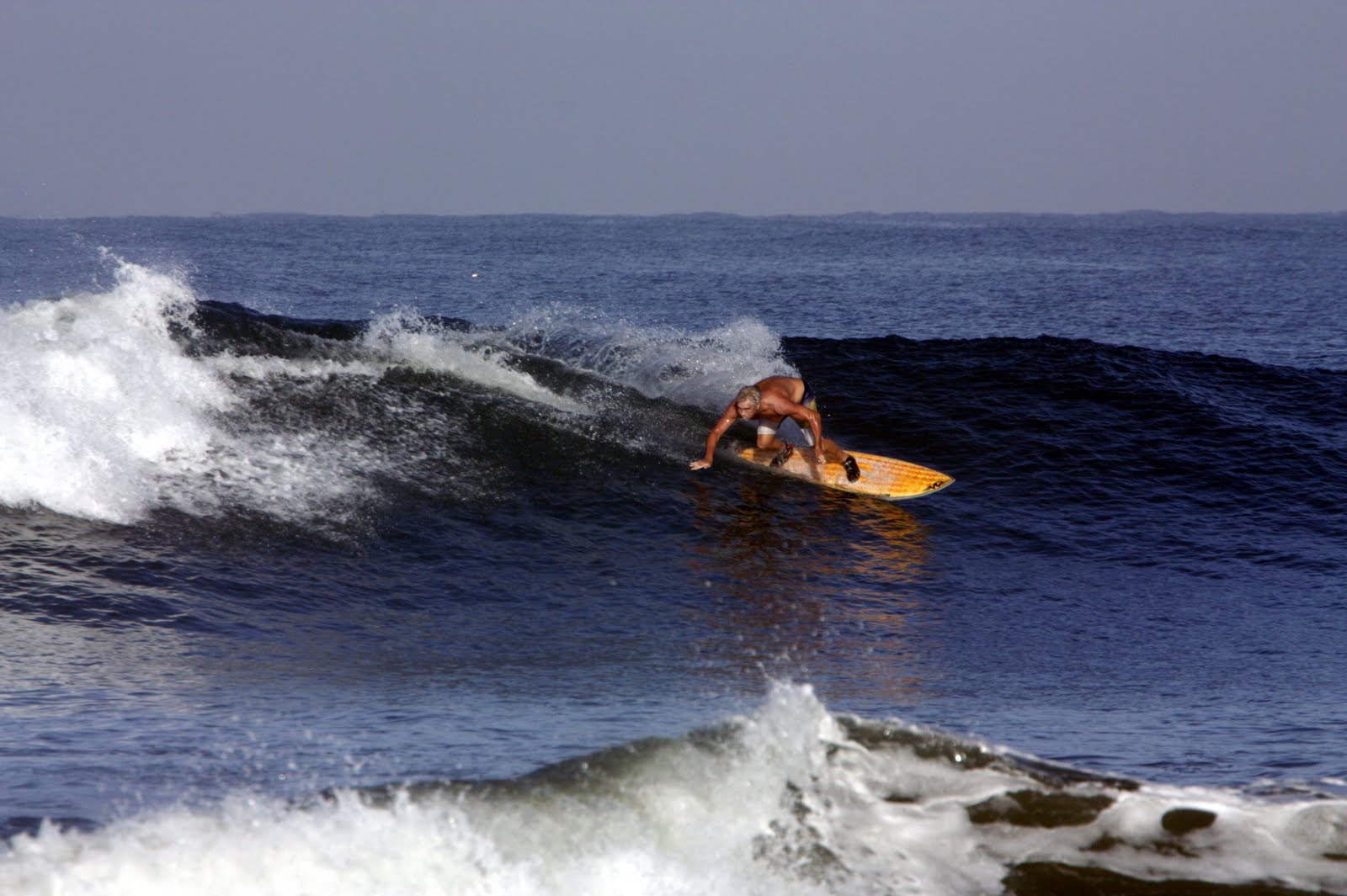 Gambar Gambar Berselancar Surfing Di Lautan Wallpaper Gambar Gambar Berselancar Surfing Di Lautan Wallpaper