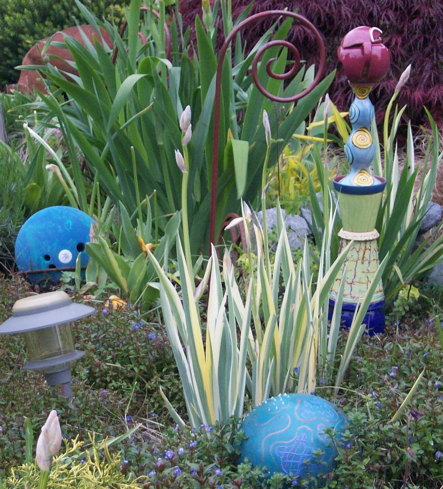 Artgirl Island* Ceramic Garden Art
