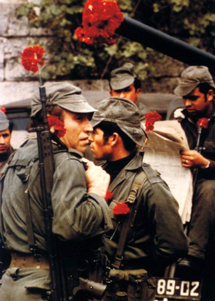 [portugal_25abril1974.jpg]