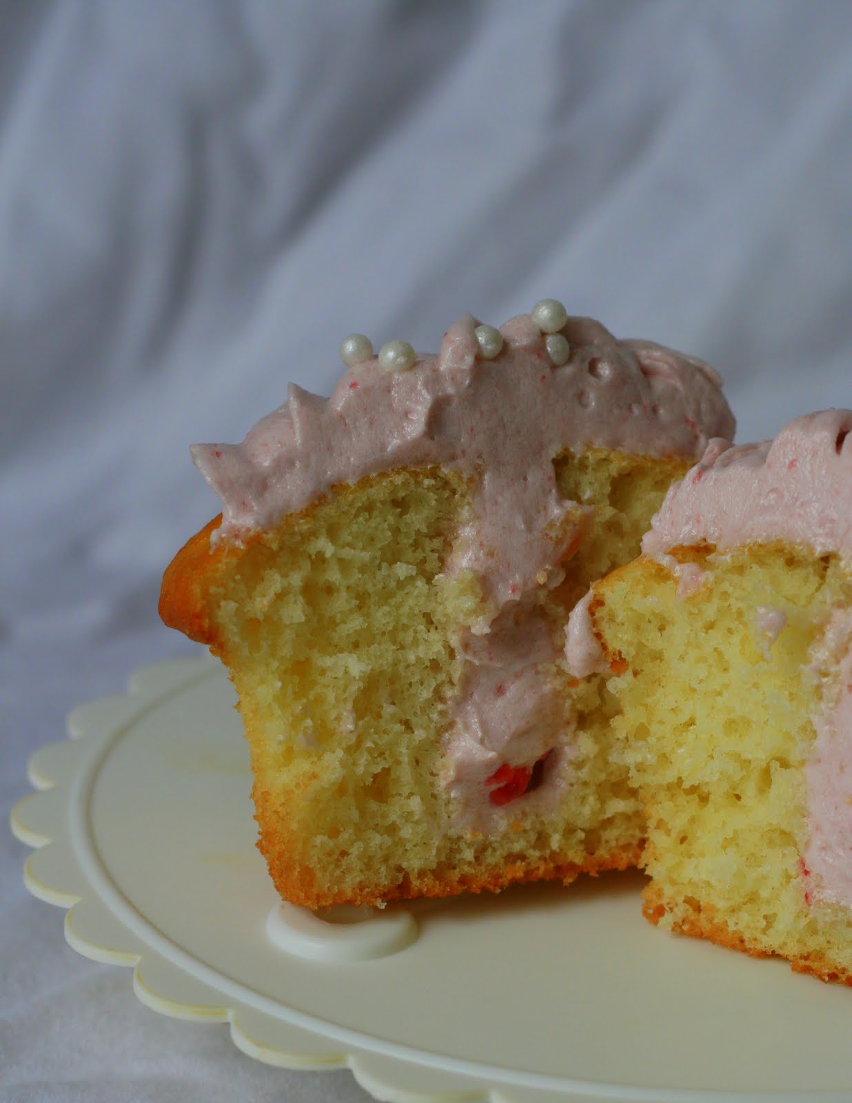 Sarah's Stylish Cupcakes French Vanilla Cupcakes with Raspberry Almond