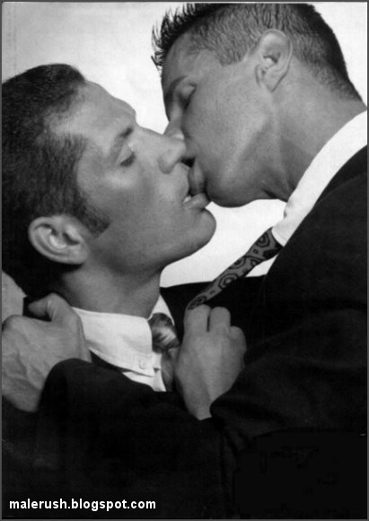 Men That Kiss Gay 22