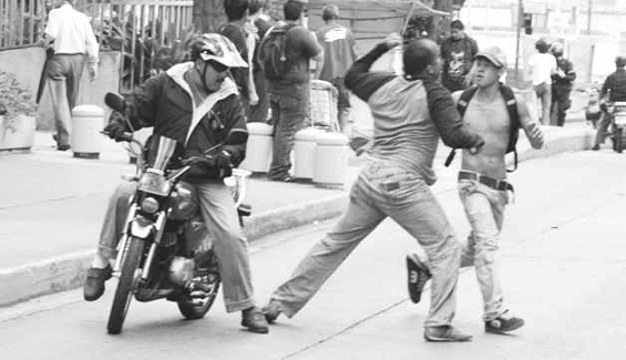 [police-attack-caracas1.jpg]